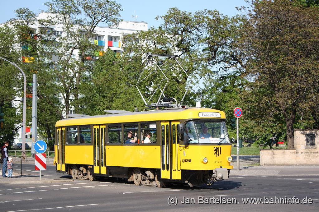 IMG_2236.jpg - Fahrschul-Wagen 201 204 am 2. Mai 2009 am Stra�burger Platz.