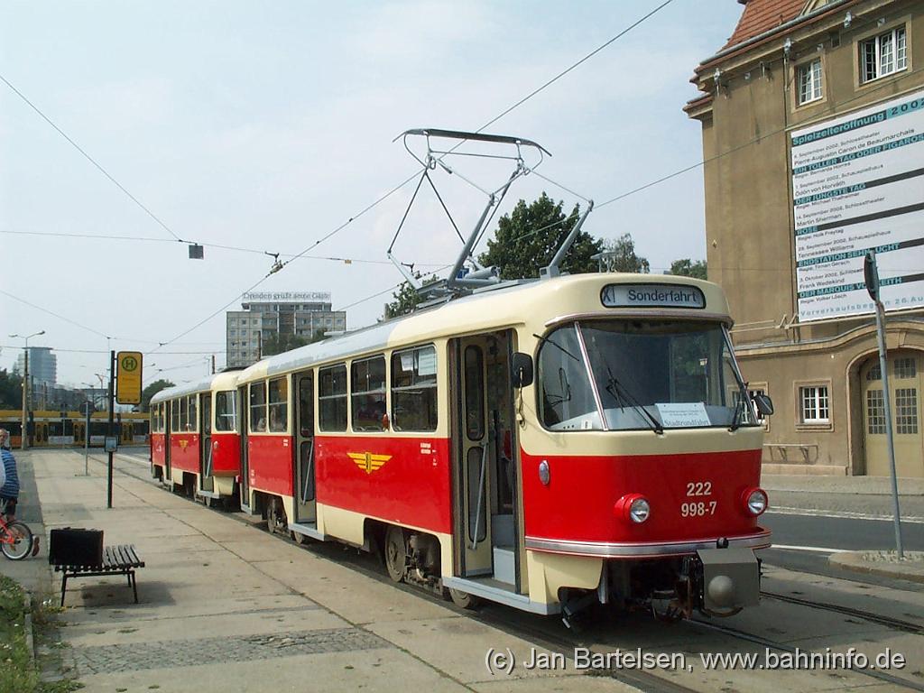 DCP_6116.JPG - Wagen 222 998-7 w�hrend einer Sonderfahrt im Sommer 2002