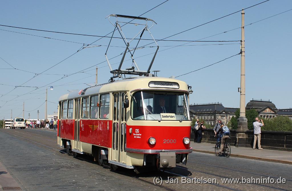 IMG_2148_bearbeitet.jpg - Triebwagen 2000 w�hrend einer Sonderfahrt am 2. Mai 2009